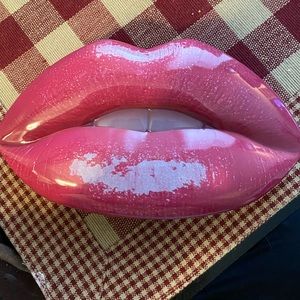 Huda contour and strobe lip set